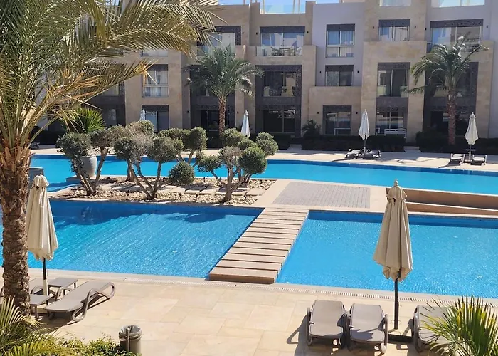 Sea View With Free Beach Access One Bedroom Apartment , Mangroovy-Gouna
